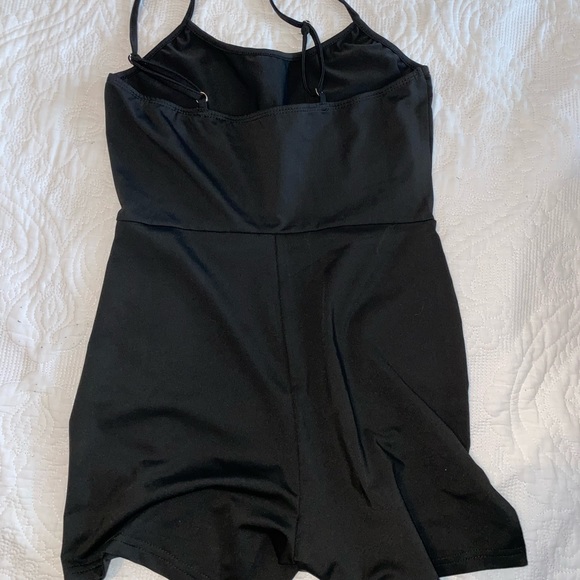 One piece shorts - Picture 2 of 2